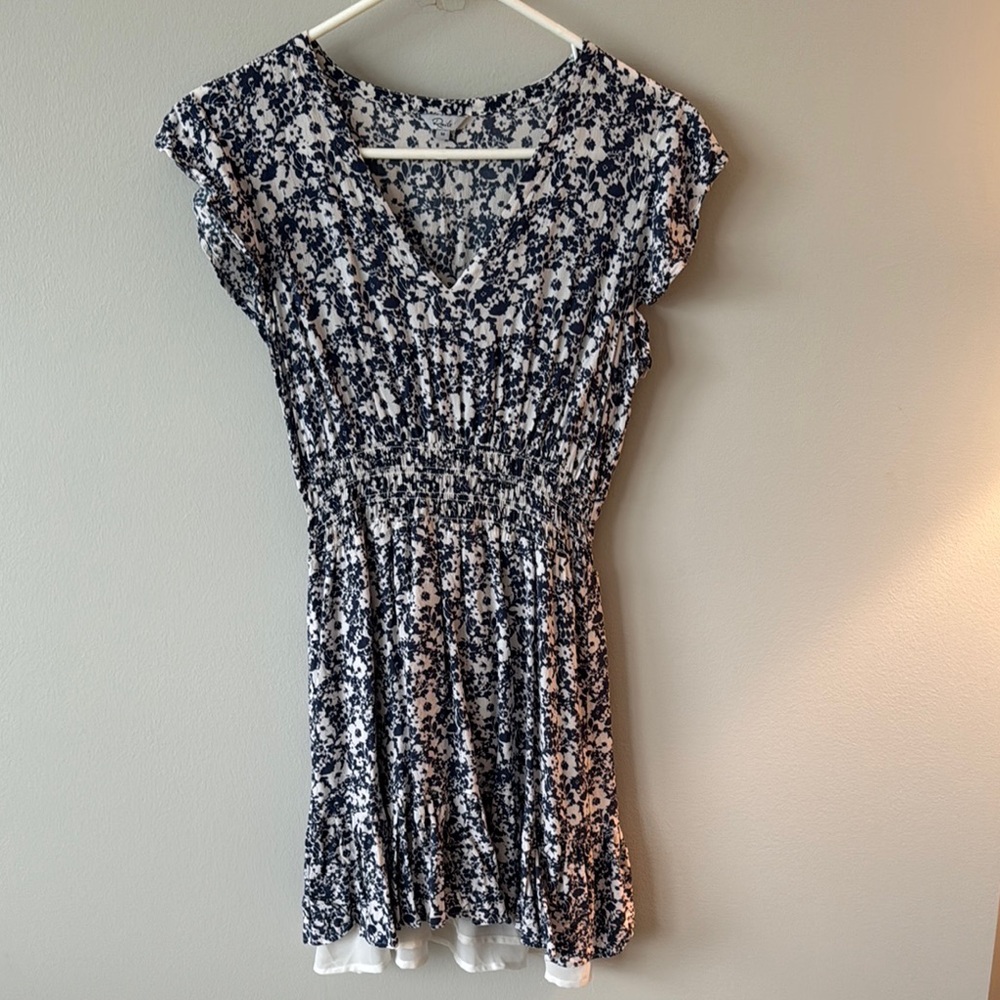 Rails Navy and White Floral V-Neck Dress